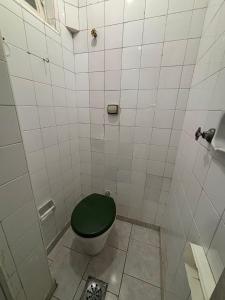 Apto 3 dorms no Boqueirão. Quadra da Praia .