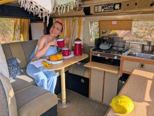 Rent a Blue Classicss Campervan vw t3 amarela - Algarve - Faro - Portugal