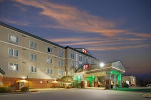 Best Western Plus Pembina Inn & Suites