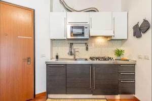 Cosy flat with wifi, close to metro train station