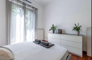 Cosy flat with wifi, close to metro train station
