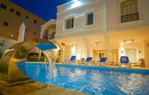 Winter Palace Malek Hotel