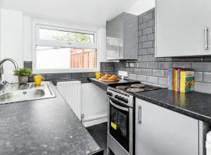 Loughborough Avenue Guesthouse