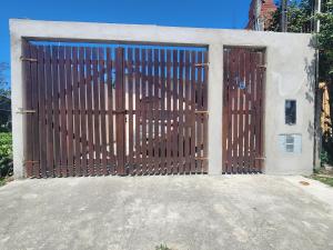 Casa térrea, 3 quartos, piscina, churrasqueira, próximo à Praia das Palmeira