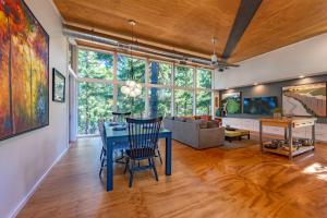 Happenstance Vineyards King Rooms
