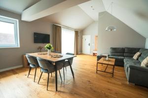 Cozy Apartment 6 - 5 min walk to City Square