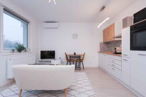 Cute Apartment next to the Airport with Free Parking