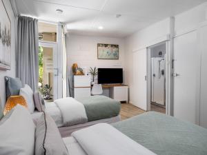 Peninsula Beach Motel