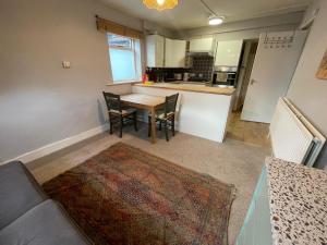 Lovely sunny, quiet central flat!