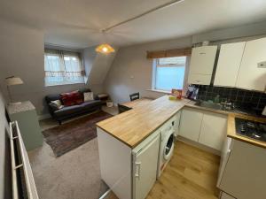 Lovely sunny, quiet central flat!