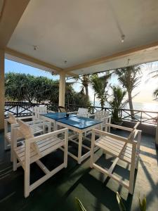 Athula Beach Front Hotel Hikkaduwa