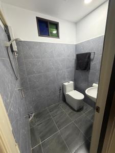 Family and Friends Lanta