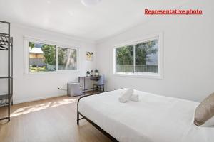 Well-Situated Double Room Near Hurstville Station - Shared Bathroom & Kitchen