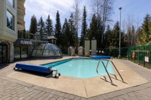 1BR and Sofabed in Marquise, Near Ski Hill, Fireplace, Hot Tub and Sauna, Gym Access