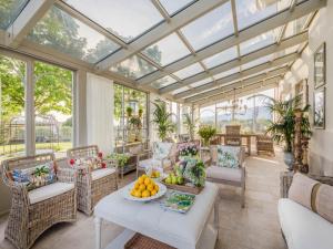Farmhouse in Tuscany with Infinity Pool