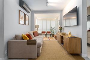 Barra Apartamento 2 quartos com vista piscina em Condomínio Estilo Resort perto do Rock in Rio, Cozinha completa, Portaria 24 horas, Estacionamento privativo, ideal para família com crianças, casais e viagens a trabalho