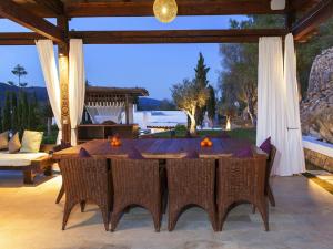 Villa in Santa Eulalia with Private Pool