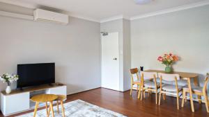 Oasis Between the Beaches