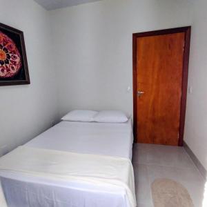 Residencial Renne Augusto, Apto 01, dois quartos, um banheiro, Wifi e estacionamento