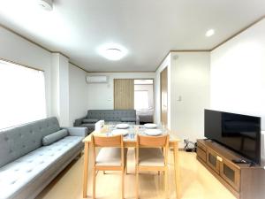 39 sqm Tokyo Apartment for up to 7 Guests Paid Parking Okura