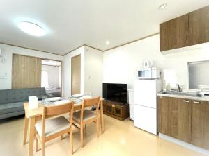 39 sqm Tokyo Apartment for up to 7 Guests Paid Parking Okura