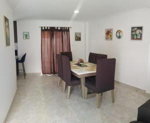 Casa con 3 Habitaciones en Zona Residencial