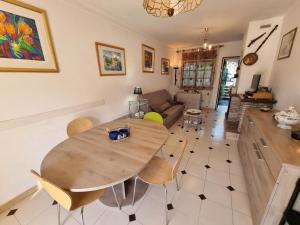 Escapada a 400m de la playa con piscina común en LEscala - HISP-236-178