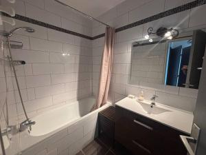 Appartement confortable avec terrasse au rez-de-chaussée - FR-1-593-142