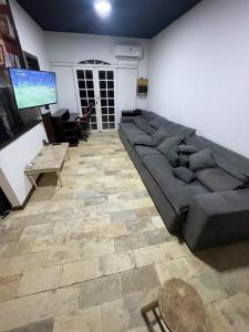 Casa 2 quartos com piscina a 5min da praia