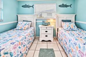 Heated Pool Villa Near Venice Beach Sleeps 6