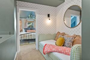 Bend Nook - Gym, Sauna, Spa, Game Room, Fire Pit