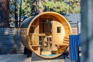 Bend Nook - Gym, Sauna, Spa, Game Room, Fire Pit