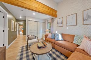 Bend Nook - Gym, Sauna, Spa, Game Room, Fire Pit