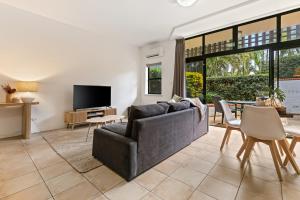 Byron Getaway @the Crest