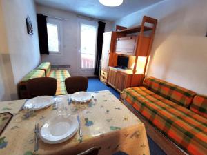 Studio au pied des pistes avec balcon aux Adrets-Prapoutel - FR-1-771-15