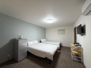 BEST ONE 鶴橋 Tsuruhashi 2-4