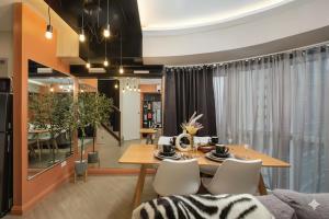 2BR Modern Decor Condo in BGC