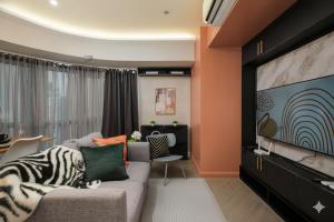 2BR Modern Decor Condo in BGC