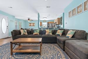 Private SpaPool 4min Walk To Beach Zula Breeze