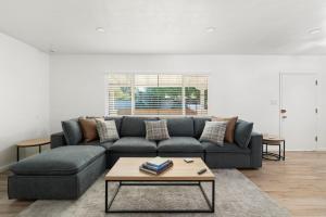 Encanto - 1 Mile to ASU Downtown, Hot Tub, Dogs OK