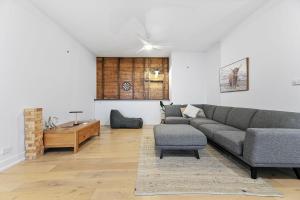 Foreshore Sunset Retreat