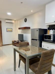 La Grande Residence - 1-206 - Apartment with Balcony and Pool View