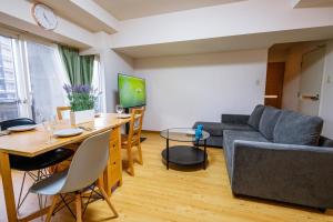 AMS tower 空港 観光地アクセス 地下鉄徒歩2分