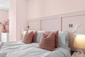 Luxurious, City Centre Location, Parking on Request The Pink Palace at Ryedale House