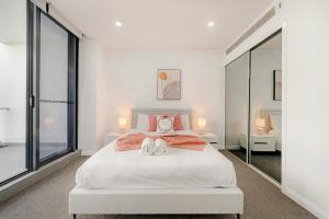 Modern 2BR Retreat by Sydney Olympic Park