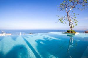 Pier 57 Romantic Zone Luxury Condo 204