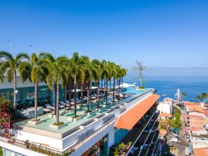 Pier 57 Romantic Zone Luxury Condo 204