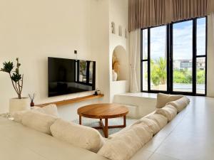 Rare Rice Field View in the heart of Canggu - 4BR