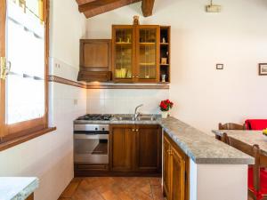 Authentic farmhouse in Castiglion Fiorentino with organic wines