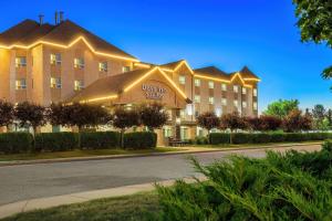 Days Inn & Suites by Wyndham West Edmonton